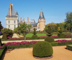 Pogled na grad Maintenon iz parka.