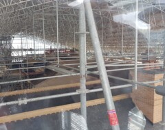 Strešna kritina je popolnoma nova.