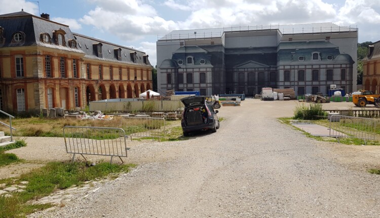 Notranje dvorišče gradu Dampierre.