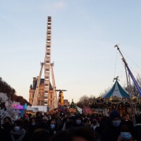Božični zabaviščni park s sejmom v parku Tuileries.
