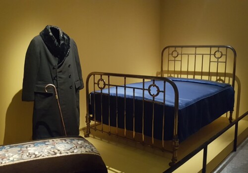 Proustova spalnica v muzeju Carnavalet.