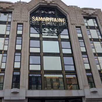 Art deco fasada - v stiku z noveau delom na desni.