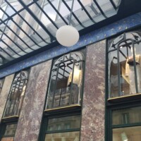 Art deco Samaritaine 3 - ima moder mozaik kot arhitekturni dodatek v smeri ulice Rivoli.