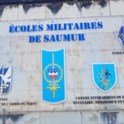 Poleg konjeniške vojaške šole, je šolanje obveščevalne enote, vodilnih kadrov in jedrske, kemične in biološke obrambe.