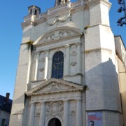 Župnijska cerkev svetega Petra v Saumurju.