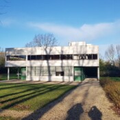 Vila Savoye - pogled ob prihodu.