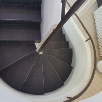 Stopnice znotraj hiše.