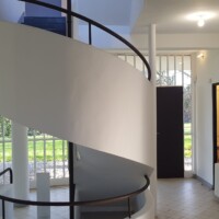 Monumentalne stopnice znotraj hiše.