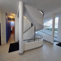 Monumentalno stopnišče in zadaj klančina.