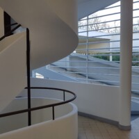 Monumentalne stopnice znotraj hiše.