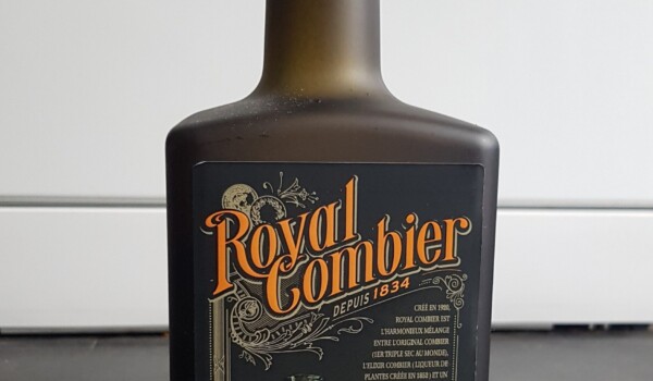 Royal Combier - triple-sec s konjakom. Izdelek je uvedel James Combier. Črno steklenico je izbral kot namig konjeniški šoli Cadre Noir.