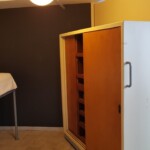 stanovanje-atelje - omara na vratih v spalnici