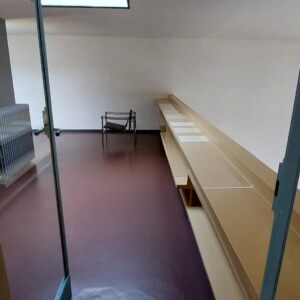 Hiša la Roche - knjižnica in stol LC1