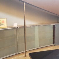 Hiša la Roche - galerija - ukrivljena omara pod klančino